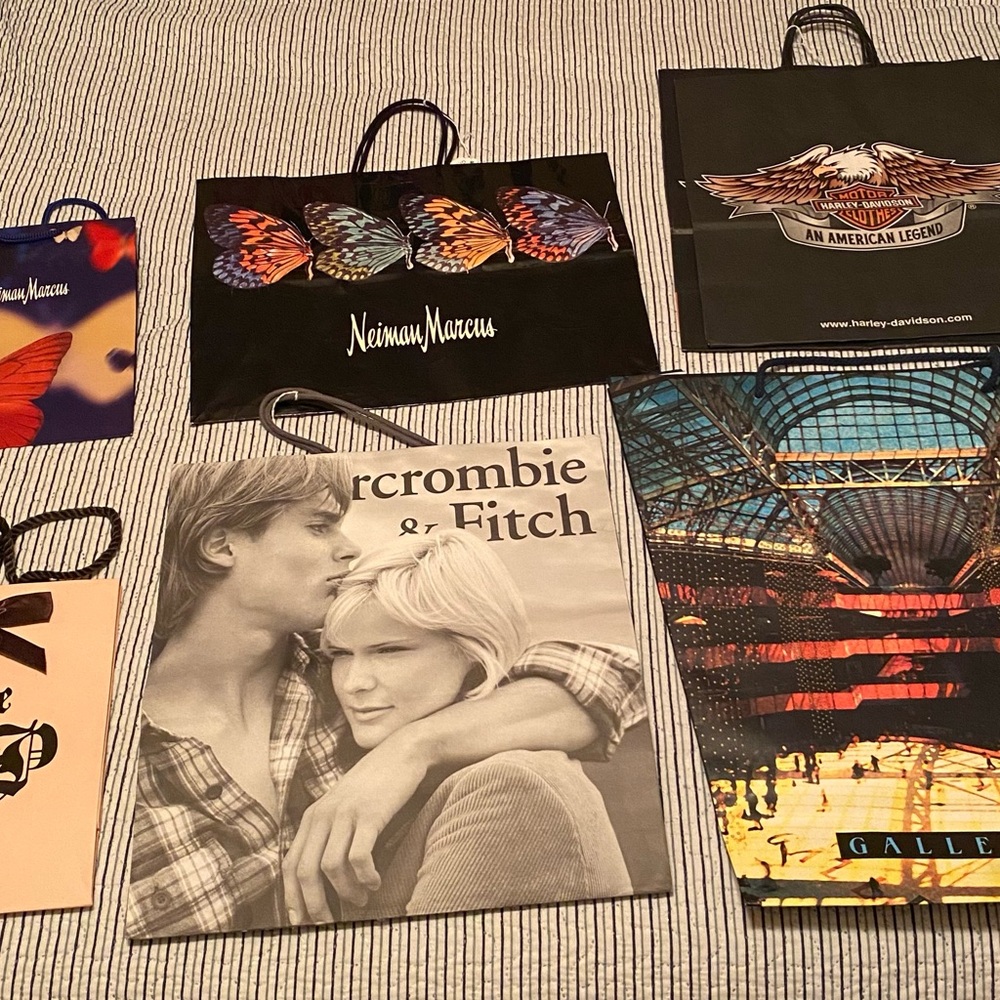 7 collectible shopping bags